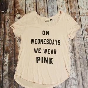 Loose pink shirt